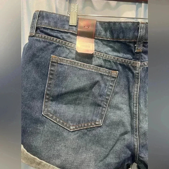 No Boundaries Juniors Size 17 Blue Denim Shorts Cuffed Hem Front Button Closure - Picture 3 of 12